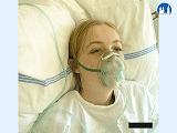 Podávání kyslíku kyslíkovou maskou